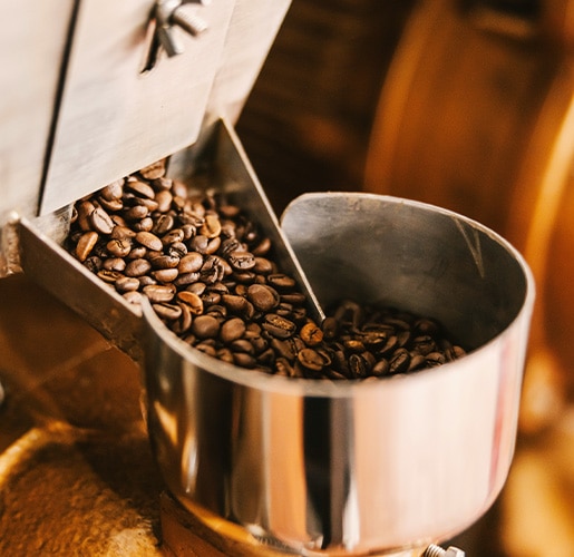 moudre des grains de café