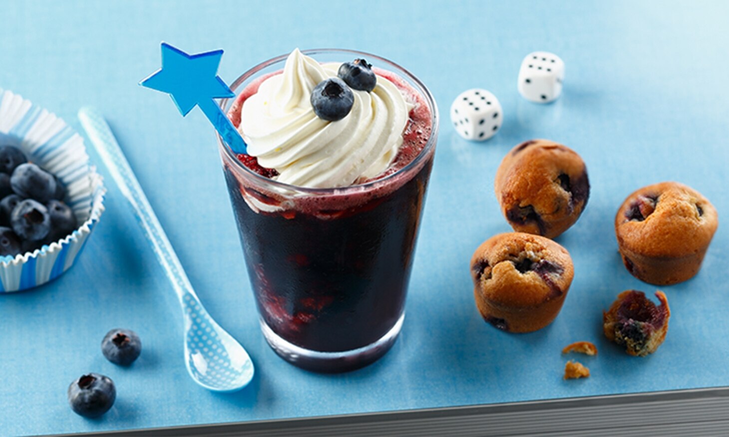 Recette café frappé AMERICANO et muffin à la myrtille NESCAFÉ® Dolce Gusto®
