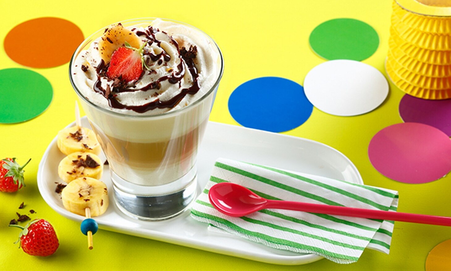 Recette LATTE MACCHIATO VANILLE façon banana split NESCAFÉ® Dolce Gusto®