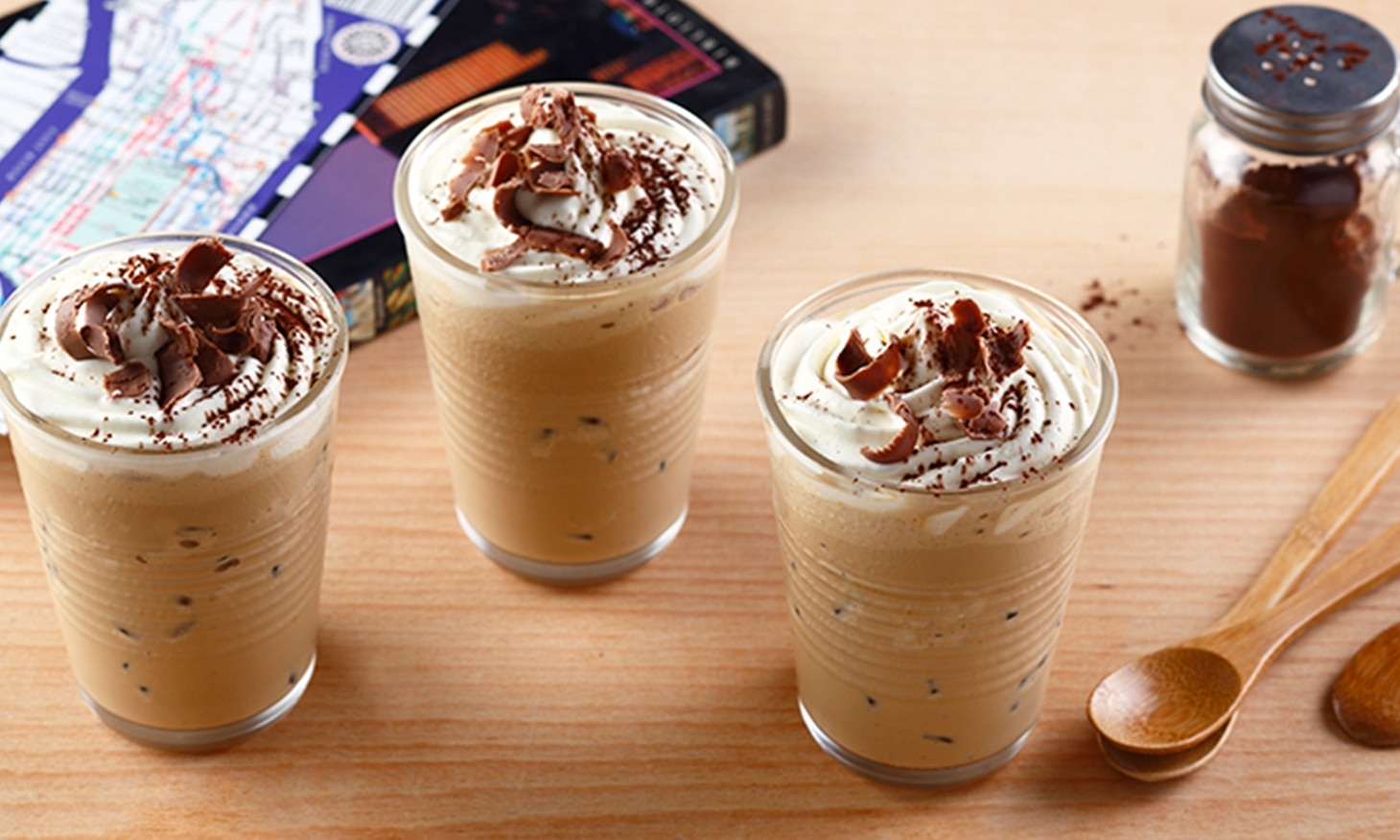 Recette café LUNGO frappé à la vanille et chocolat noir NESCAFÉ® Dolce Gusto®