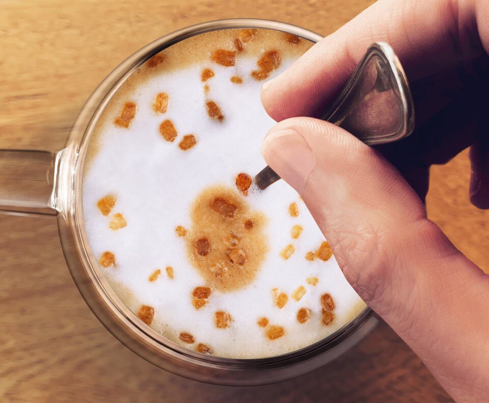 Vue de dessus d’un Starbucks® Toffee Nut Latte.